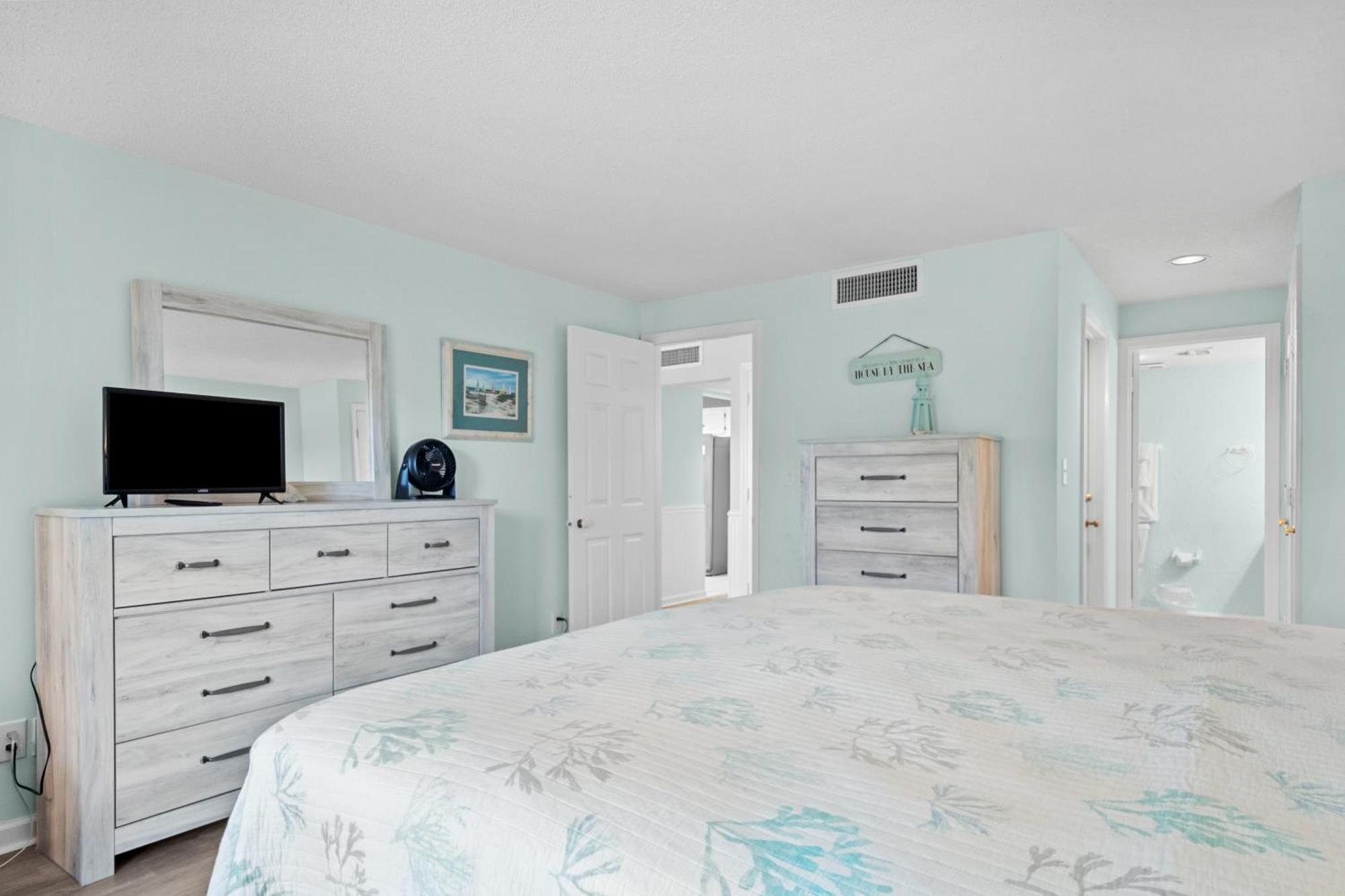 Beachwalk Pine Knoll Shores Room photo