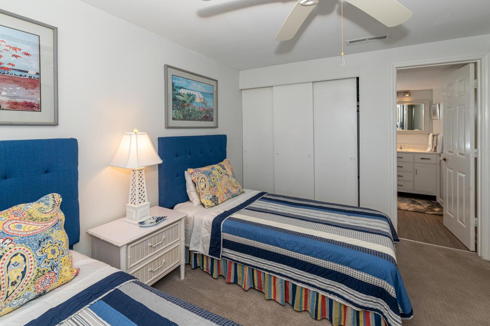 Beachwalk Pine Knoll Shores Room photo